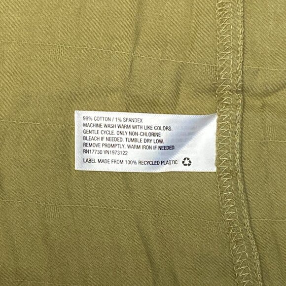 Universal Thread Short Cuff Sleeve Collared Button Front Light Shirt Olive NWT - Picture 9 of 9